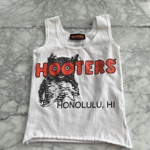 Hooters Honolulu Hawaii tank top